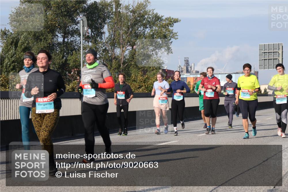 03.10.2025 - Köhlbrandbrückenlauf Luisa Fischer http://msf.ph/oto/9020663 03.10.2025 11:13:04 Position 3 2365, 2379, 2252 meine-sportfotos.de