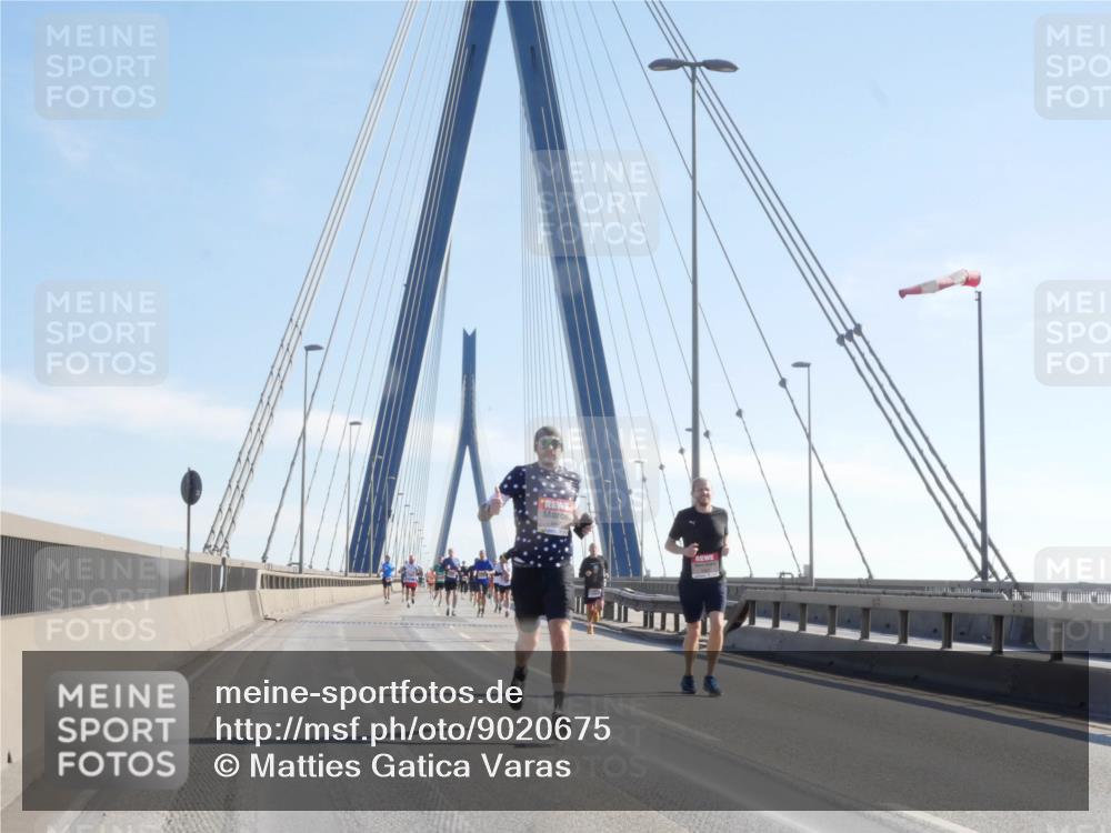 03.10.2025 - Köhlbrandbrückenlauf Matties Gatica Varas http://msf.ph/oto/9020675 03.10.2025 12:22:50 Position 1  meine-sportfotos.de