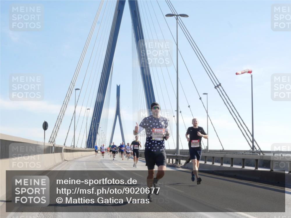 03.10.2025 - Köhlbrandbrückenlauf Matties Gatica Varas http://msf.ph/oto/9020677 03.10.2025 12:22:51 Position 1 6495 meine-sportfotos.de