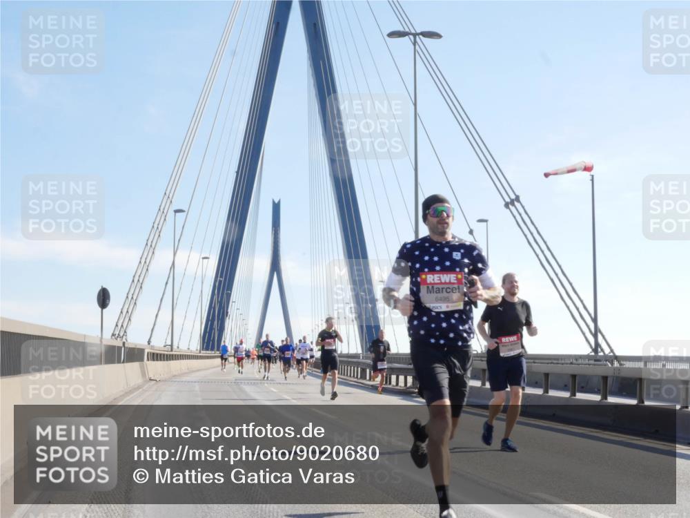 03.10.2025 - Köhlbrandbrückenlauf Matties Gatica Varas http://msf.ph/oto/9020680 03.10.2025 12:22:51 Position 1 6495 meine-sportfotos.de