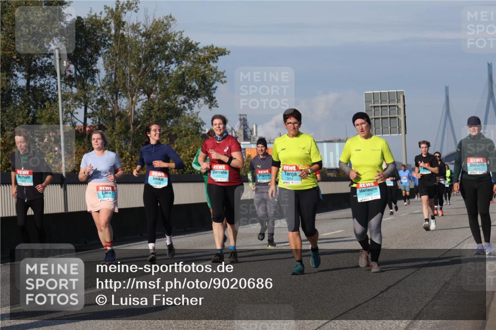 03.10.2025 - Köhlbrandbrückenlauf Luisa Fischer http://msf.ph/oto/9020686 03.10.2025 11:13:06 Position 3 1221, 3254, 1963, 2271 meine-sportfotos.de