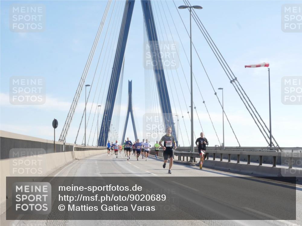 03.10.2025 - Köhlbrandbrückenlauf Matties Gatica Varas http://msf.ph/oto/9020689 03.10.2025 12:22:52 Position 1  meine-sportfotos.de