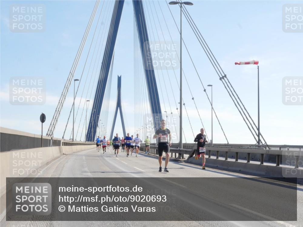 03.10.2025 - Köhlbrandbrückenlauf Matties Gatica Varas http://msf.ph/oto/9020693 03.10.2025 12:22:53 Position 1 11111 meine-sportfotos.de