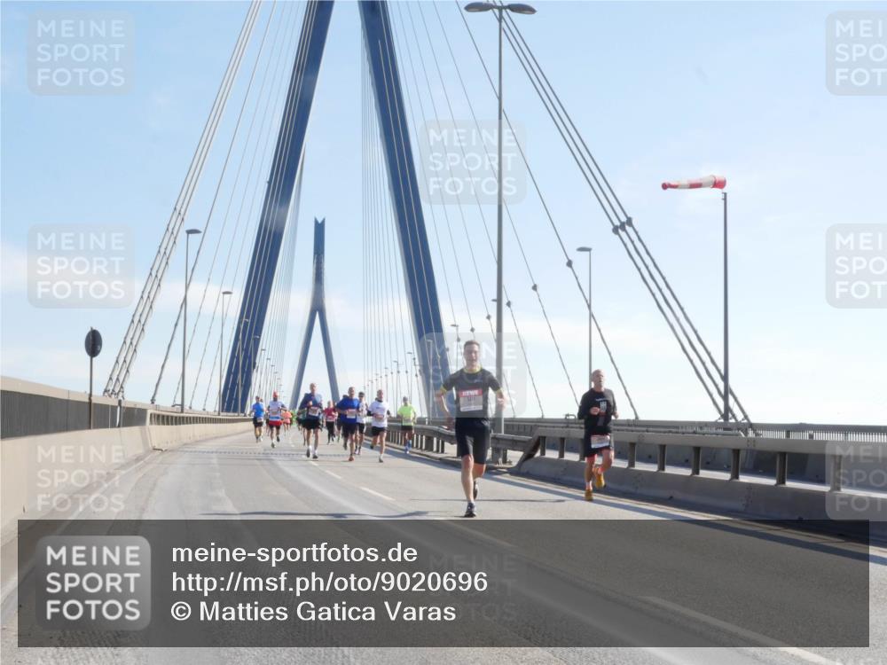 03.10.2025 - Köhlbrandbrückenlauf Matties Gatica Varas http://msf.ph/oto/9020696 03.10.2025 12:22:53 Position 1 11111 meine-sportfotos.de