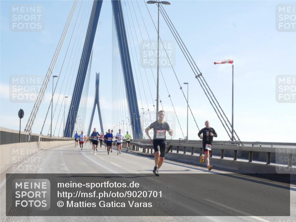 03.10.2025 - Köhlbrandbrückenlauf Matties Gatica Varas http://msf.ph/oto/9020701 03.10.2025 12:22:54 Position 1  meine-sportfotos.de