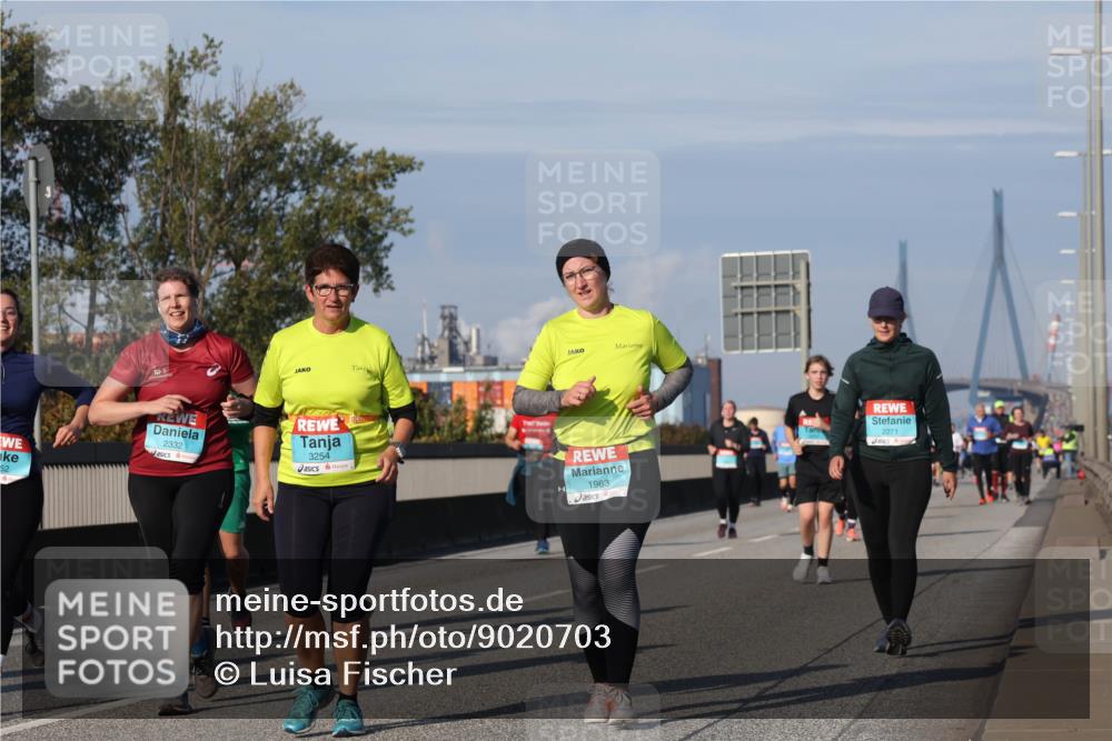 03.10.2025 - Köhlbrandbrückenlauf Luisa Fischer http://msf.ph/oto/9020703 03.10.2025 11:13:08 Position 3 52, 2332, 3254, 1963, 2271 meine-sportfotos.de