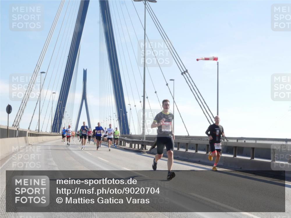03.10.2025 - Köhlbrandbrückenlauf Matties Gatica Varas http://msf.ph/oto/9020704 03.10.2025 12:22:54 Position 1  meine-sportfotos.de