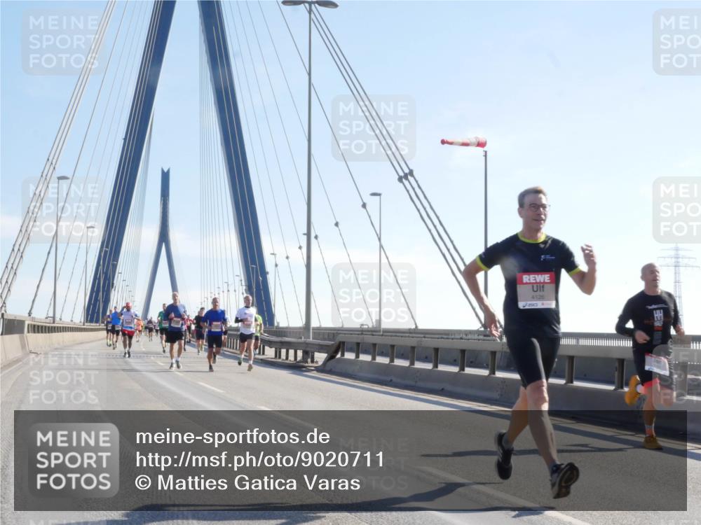 03.10.2025 - Köhlbrandbrückenlauf Matties Gatica Varas http://msf.ph/oto/9020711 03.10.2025 12:22:55 Position 1 4126 meine-sportfotos.de