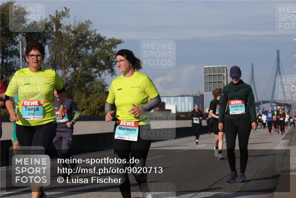 03.10.2025 - Köhlbrandbrückenlauf Luisa Fischer http://msf.ph/oto/9020713 03.10.2025 11:13:10 Position 3 3254, 1963, 2271 meine-sportfotos.de