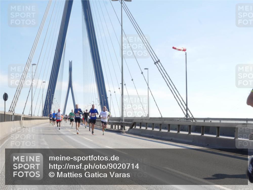 03.10.2025 - Köhlbrandbrückenlauf Matties Gatica Varas http://msf.ph/oto/9020714 03.10.2025 12:22:56 Position 1  meine-sportfotos.de