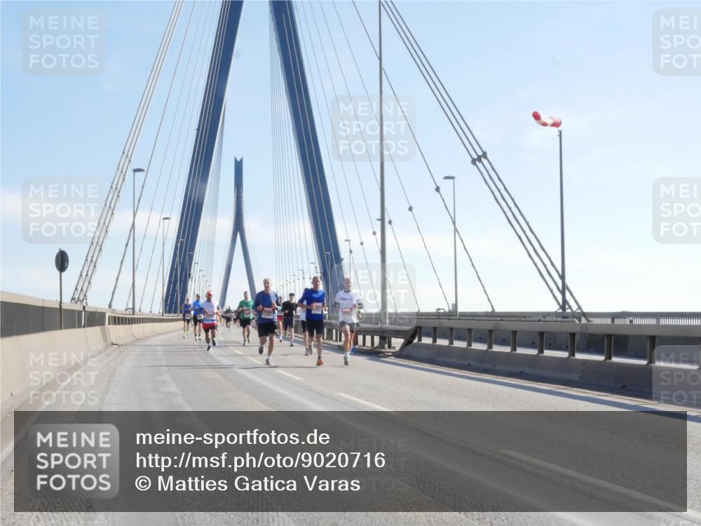 03.10.2025 - Köhlbrandbrückenlauf Matties Gatica Varas http://msf.ph/oto/9020716 03.10.2025 12:22:56 Position 1  meine-sportfotos.de
