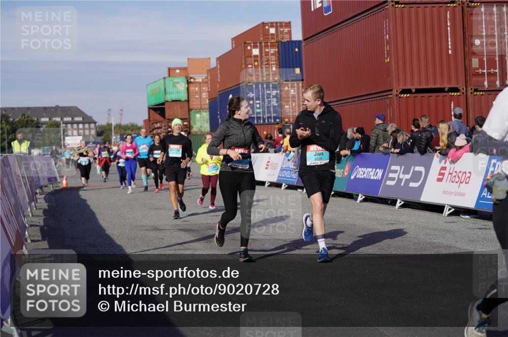 03.10.2025 - Köhlbrandbrückenlauf Michael Burmester http://msf.ph/oto/9020728 03.10.2025 10:21:40 Ziel 1049, 1467, 1740, 2016, 2022, 2097, 2164, 2194, 2235, 2309, 2439, 2524, 3570 meine-sportfotos.de