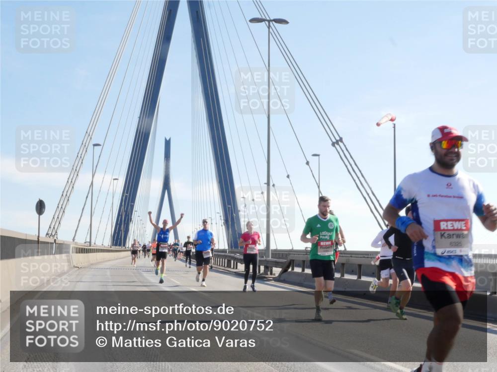 03.10.2025 - Köhlbrandbrückenlauf Matties Gatica Varas http://msf.ph/oto/9020752 03.10.2025 12:23:03 Position 1 8325 meine-sportfotos.de