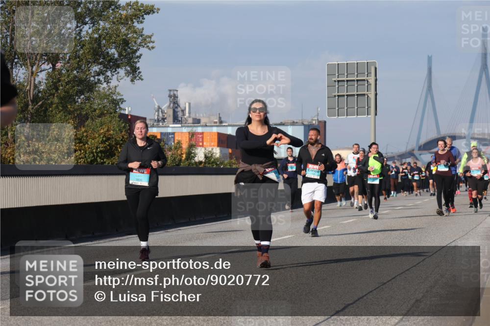 03.10.2025 - Köhlbrandbrückenlauf Luisa Fischer http://msf.ph/oto/9020772 03.10.2025 11:13:16 Position 3 3800 meine-sportfotos.de