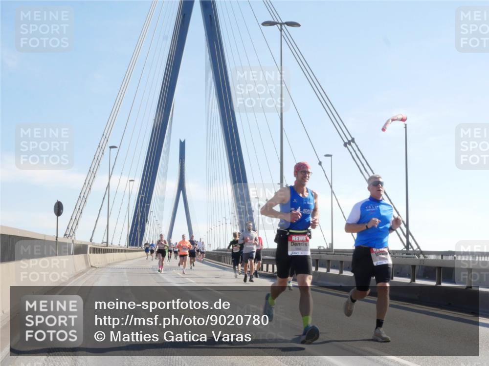 03.10.2025 - Köhlbrandbrückenlauf Matties Gatica Varas http://msf.ph/oto/9020780 03.10.2025 12:23:07 Position 1 5845 meine-sportfotos.de
