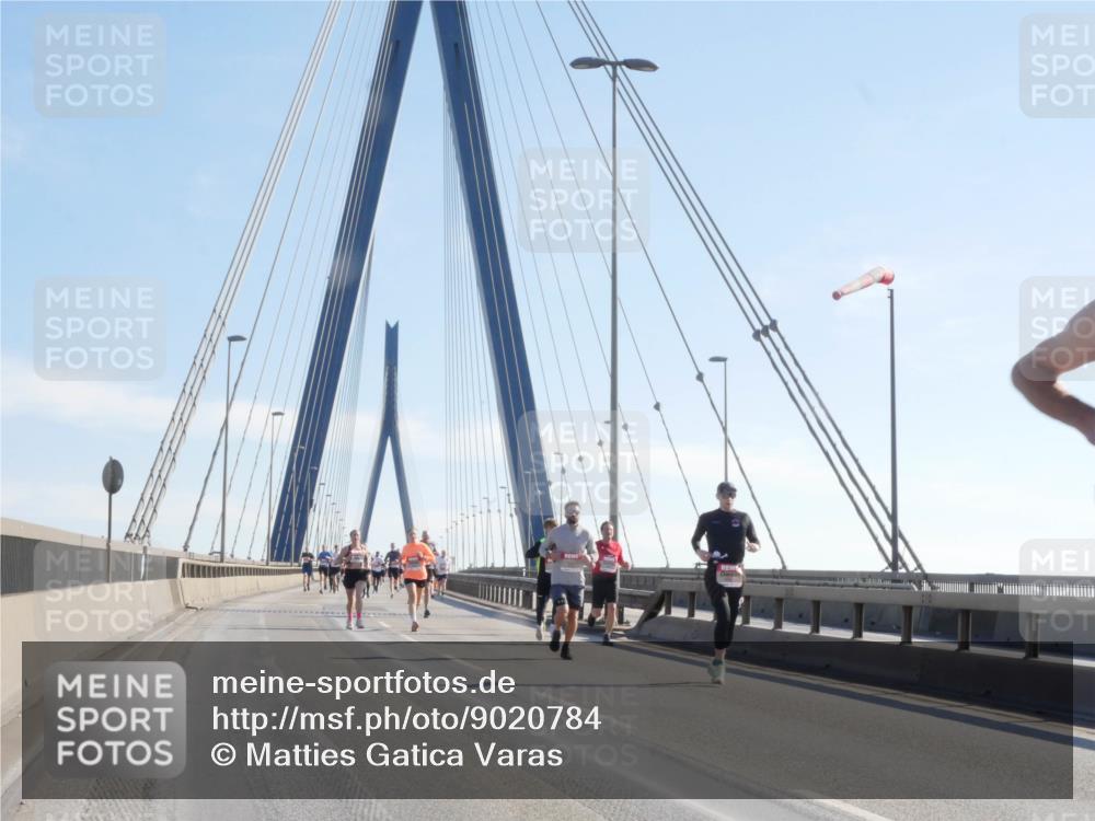 03.10.2025 - Köhlbrandbrückenlauf Matties Gatica Varas http://msf.ph/oto/9020784 03.10.2025 12:23:08 Position 1  meine-sportfotos.de