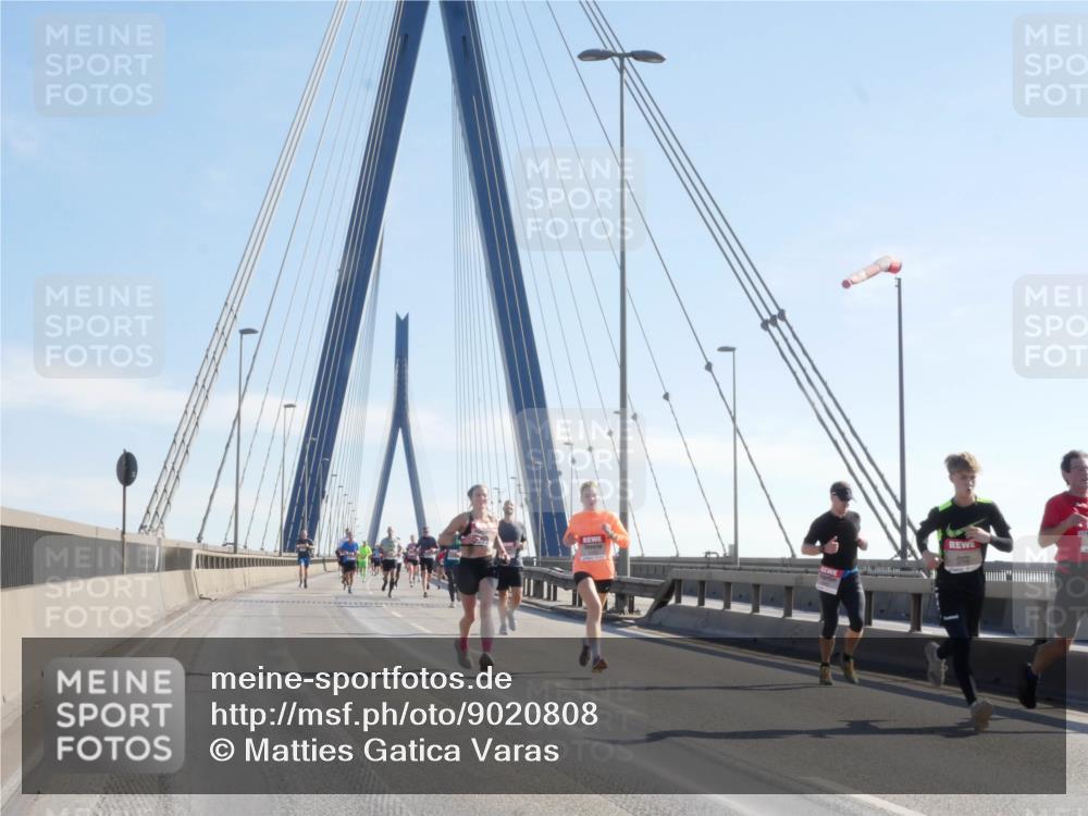 03.10.2025 - Köhlbrandbrückenlauf Matties Gatica Varas http://msf.ph/oto/9020808 03.10.2025 12:23:11 Position 1 11111 meine-sportfotos.de