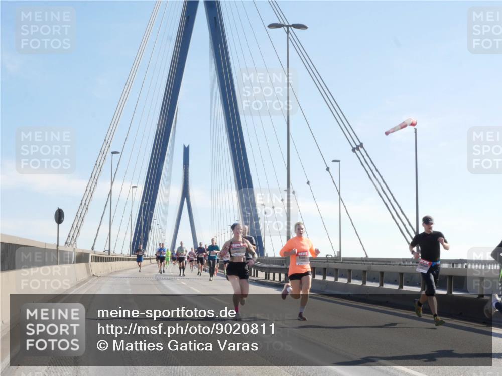 03.10.2025 - Köhlbrandbrückenlauf Matties Gatica Varas http://msf.ph/oto/9020811 03.10.2025 12:23:11 Position 1  meine-sportfotos.de