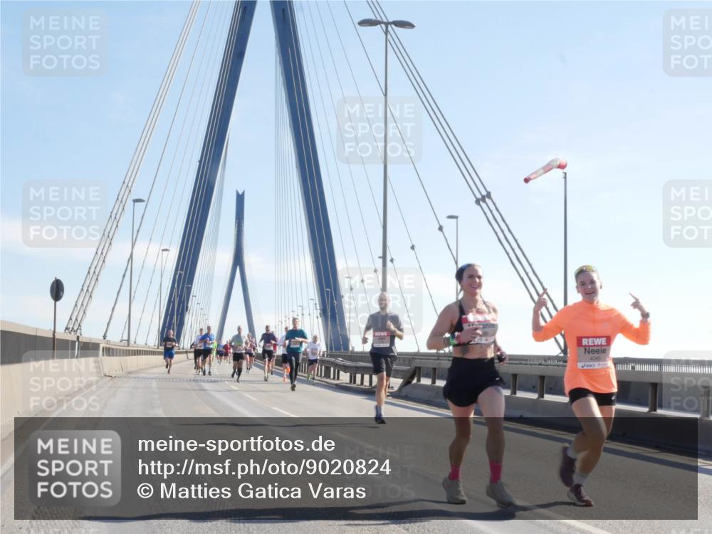 03.10.2025 - Köhlbrandbrückenlauf Matties Gatica Varas http://msf.ph/oto/9020824 03.10.2025 12:23:13 Position 1 4095 meine-sportfotos.de