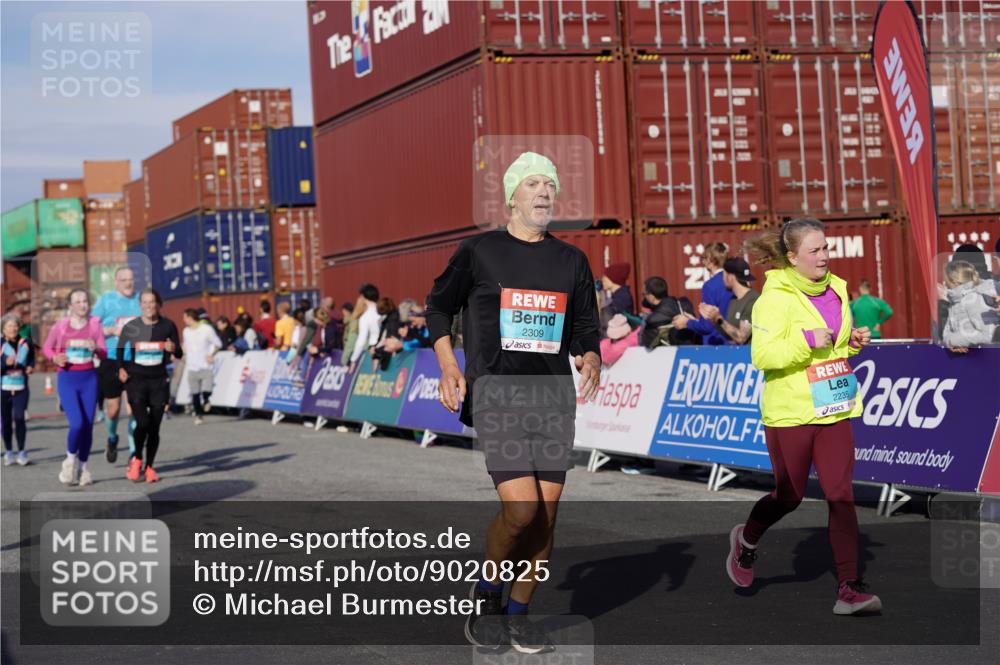 03.10.2025 - Köhlbrandbrückenlauf Michael Burmester http://msf.ph/oto/9020825 03.10.2025 10:21:45 Ziel 1049, 1467, 1740, 1976, 2016, 2022, 2097, 2235, 2298, 2309, 2414, 2524, 3570, 3660, 3661, 3662, 3693, 3694 meine-sportfotos.de