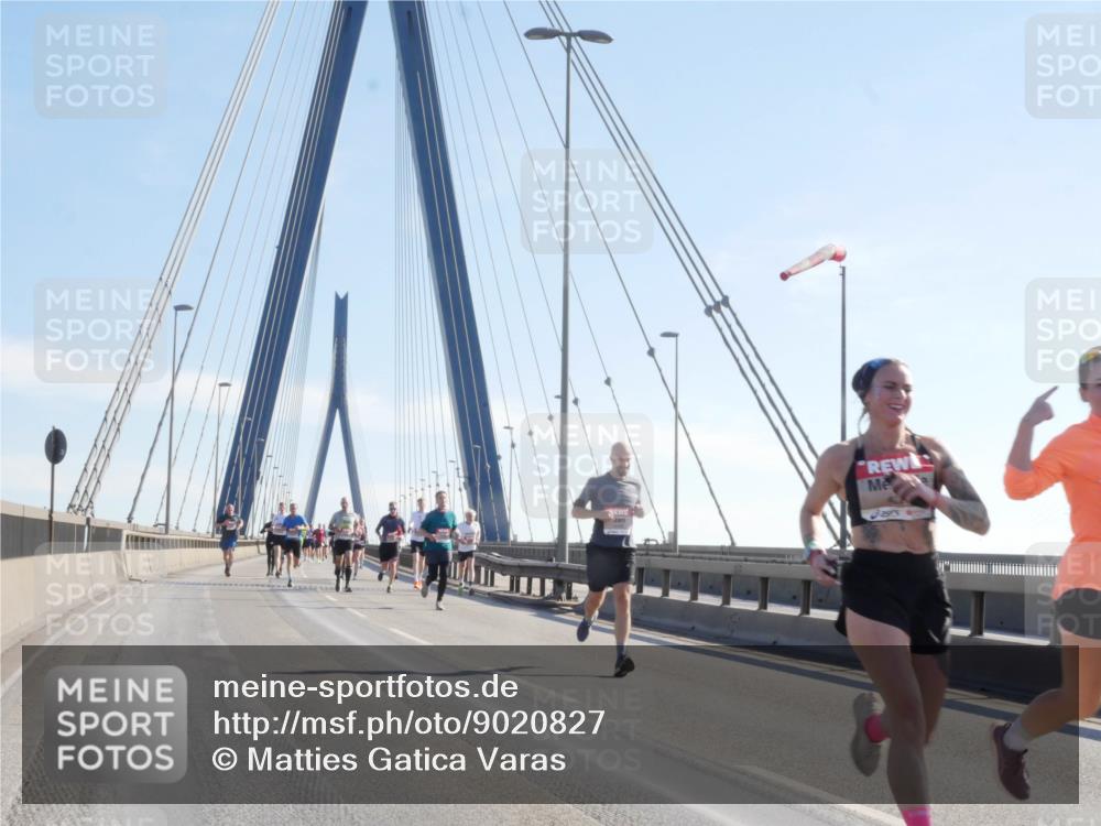 03.10.2025 - Köhlbrandbrückenlauf Matties Gatica Varas http://msf.ph/oto/9020827 03.10.2025 12:23:13 Position 1  meine-sportfotos.de