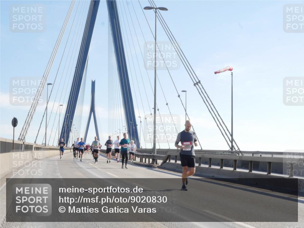 03.10.2025 - Köhlbrandbrückenlauf Matties Gatica Varas http://msf.ph/oto/9020830 03.10.2025 12:23:14 Position 1  meine-sportfotos.de