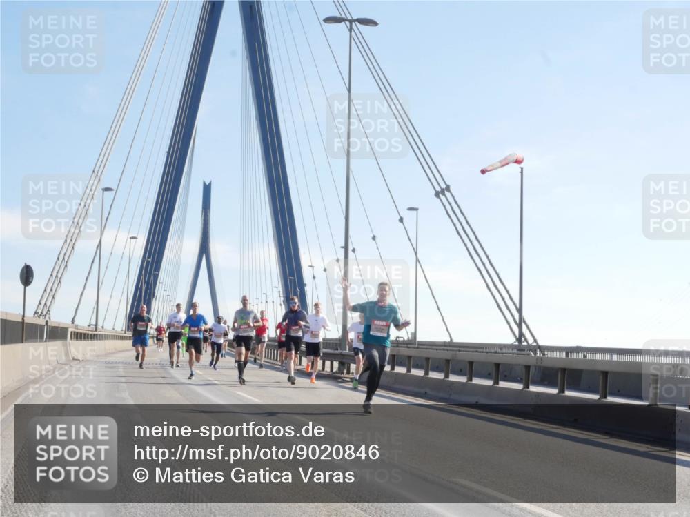 03.10.2025 - Köhlbrandbrückenlauf Matties Gatica Varas http://msf.ph/oto/9020846 03.10.2025 12:23:16 Position 1  meine-sportfotos.de