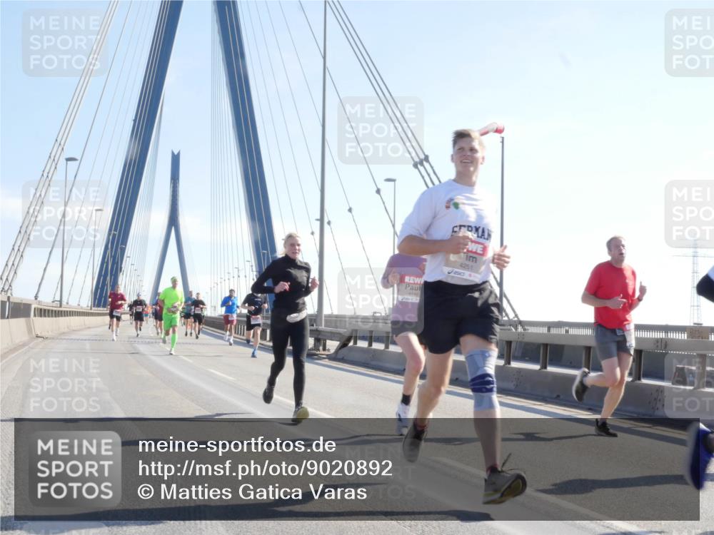 03.10.2025 - Köhlbrandbrückenlauf Matties Gatica Varas http://msf.ph/oto/9020892 03.10.2025 12:23:23 Position 1 4251, 4148 meine-sportfotos.de