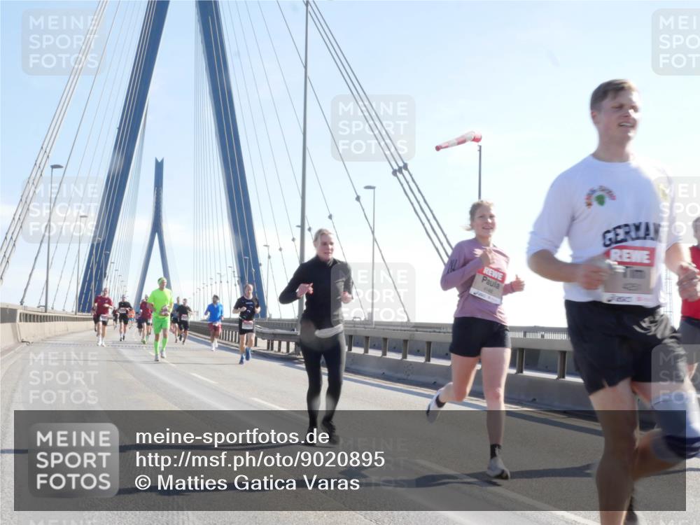 03.10.2025 - Köhlbrandbrückenlauf Matties Gatica Varas http://msf.ph/oto/9020895 03.10.2025 12:23:24 Position 1 4148 meine-sportfotos.de