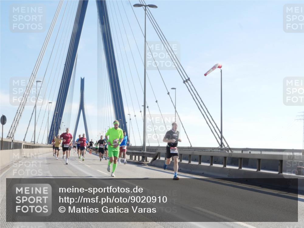 03.10.2025 - Köhlbrandbrückenlauf Matties Gatica Varas http://msf.ph/oto/9020910 03.10.2025 12:23:26 Position 1  meine-sportfotos.de