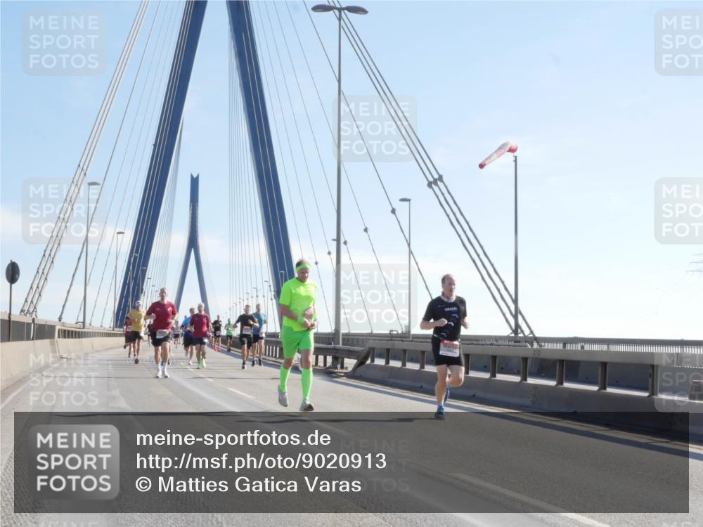 03.10.2025 - Köhlbrandbrückenlauf Matties Gatica Varas http://msf.ph/oto/9020913 03.10.2025 12:23:27 Position 1  meine-sportfotos.de