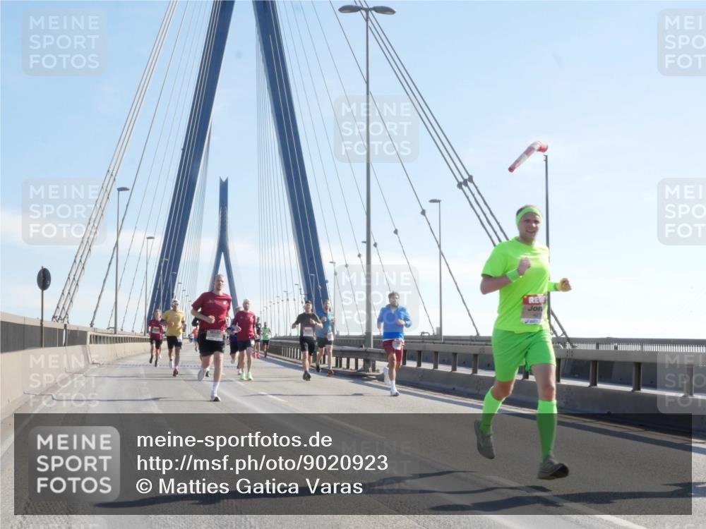 03.10.2025 - Köhlbrandbrückenlauf Matties Gatica Varas http://msf.ph/oto/9020923 03.10.2025 12:23:28 Position 1  meine-sportfotos.de