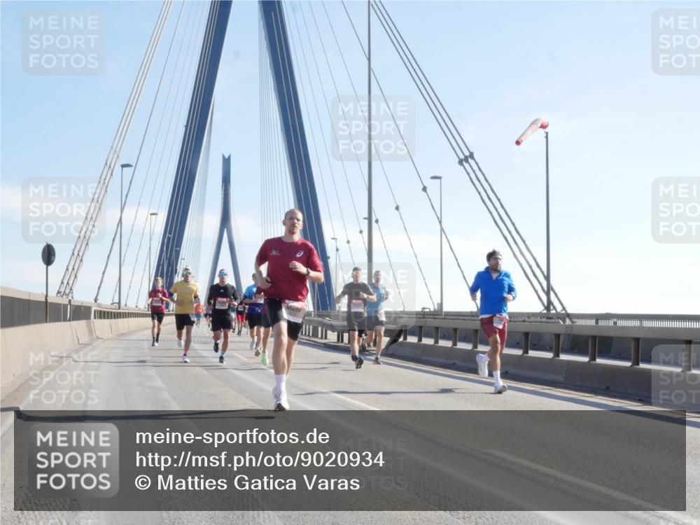 03.10.2025 - Köhlbrandbrückenlauf Matties Gatica Varas http://msf.ph/oto/9020934 03.10.2025 12:23:30 Position 1  meine-sportfotos.de