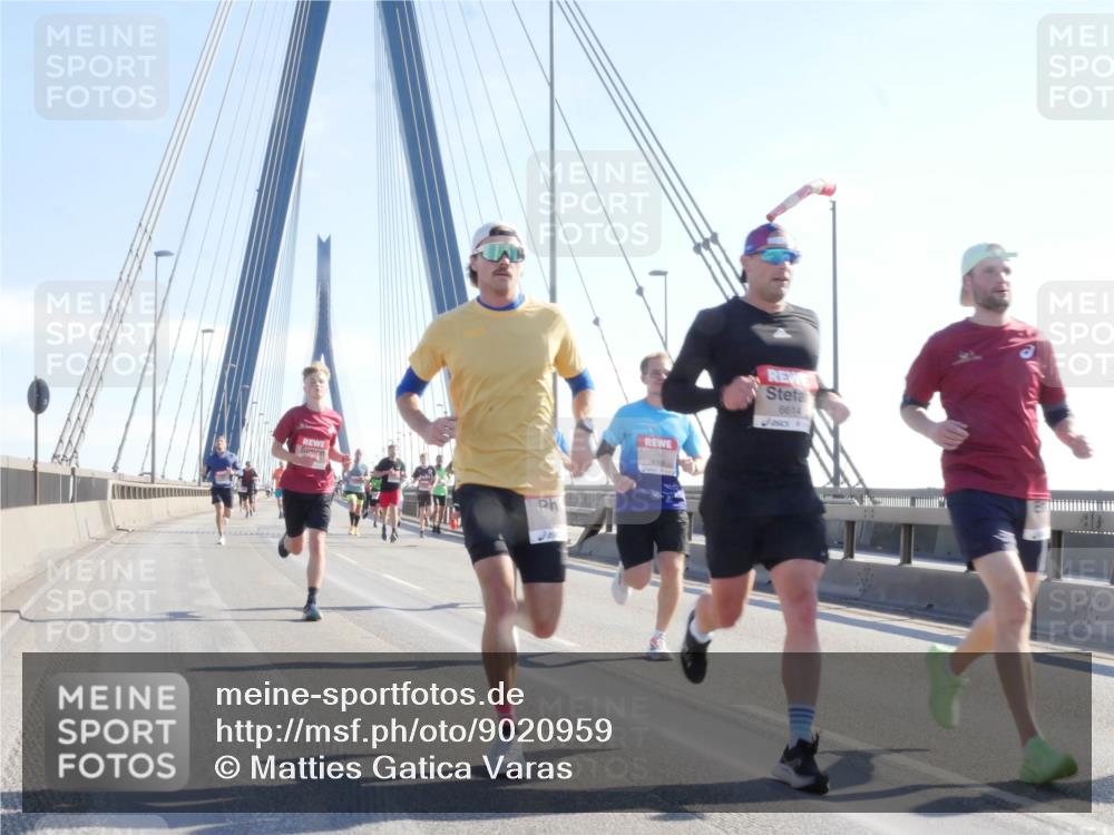 03.10.2025 - Köhlbrandbrückenlauf Matties Gatica Varas http://msf.ph/oto/9020959 03.10.2025 12:23:34 Position 1 6614, 6760 meine-sportfotos.de