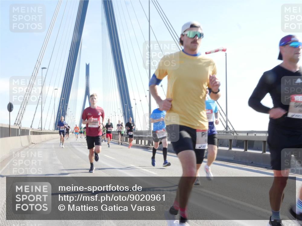 03.10.2025 - Köhlbrandbrückenlauf Matties Gatica Varas http://msf.ph/oto/9020961 03.10.2025 12:23:34 Position 1  meine-sportfotos.de