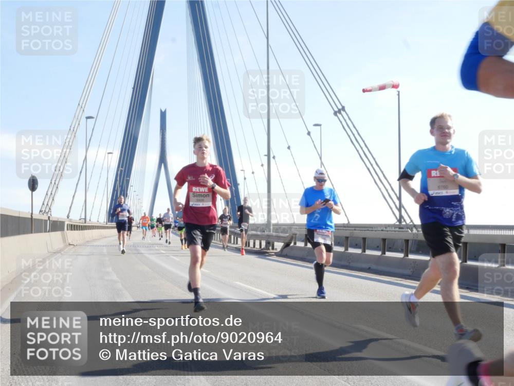 03.10.2025 - Köhlbrandbrückenlauf Matties Gatica Varas http://msf.ph/oto/9020964 03.10.2025 12:23:35 Position 1 5926, 6760 meine-sportfotos.de