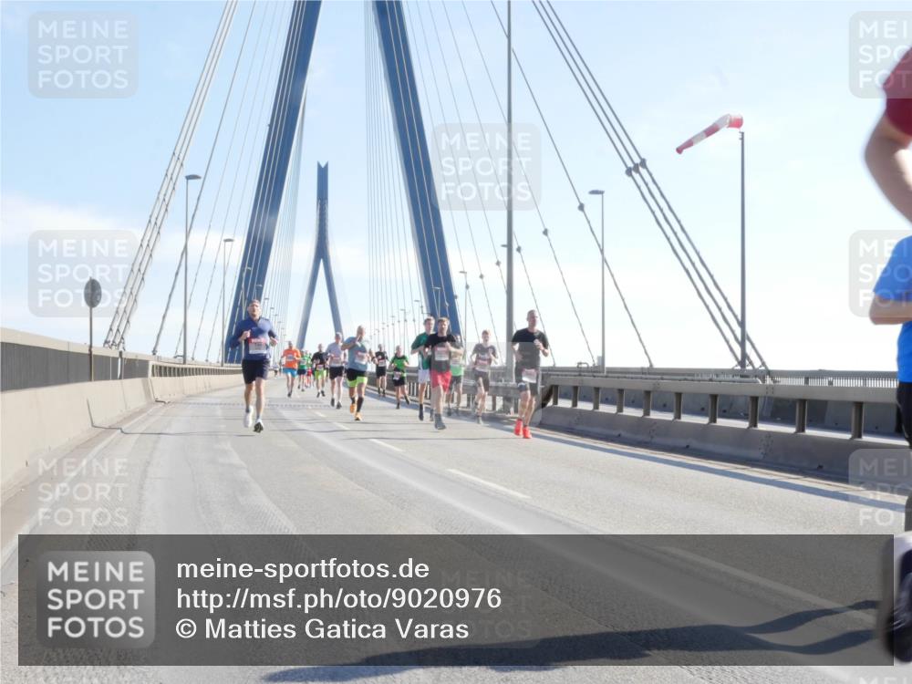 03.10.2025 - Köhlbrandbrückenlauf Matties Gatica Varas http://msf.ph/oto/9020976 03.10.2025 12:23:36 Position 1  meine-sportfotos.de