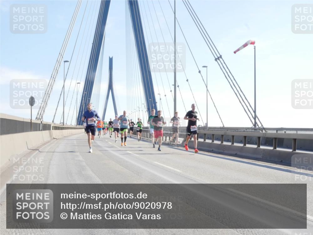 03.10.2025 - Köhlbrandbrückenlauf Matties Gatica Varas http://msf.ph/oto/9020978 03.10.2025 12:23:37 Position 1  meine-sportfotos.de