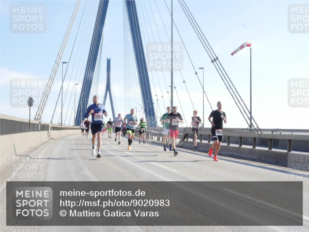 03.10.2025 - Köhlbrandbrückenlauf Matties Gatica Varas http://msf.ph/oto/9020983 03.10.2025 12:23:38 Position 1  meine-sportfotos.de