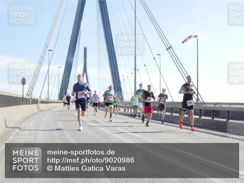 03.10.2025 - Köhlbrandbrückenlauf Matties Gatica Varas http://msf.ph/oto/9020986 03.10.2025 12:23:38 Position 1  meine-sportfotos.de
