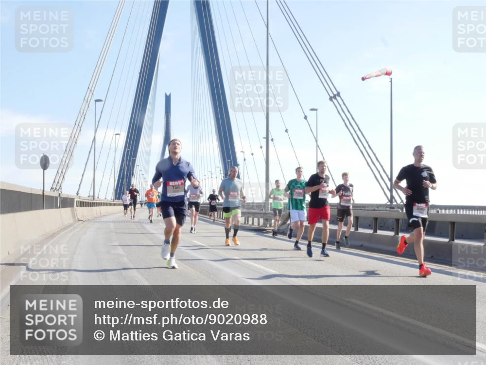 03.10.2025 - Köhlbrandbrückenlauf Matties Gatica Varas http://msf.ph/oto/9020988 03.10.2025 12:23:39 Position 1  meine-sportfotos.de