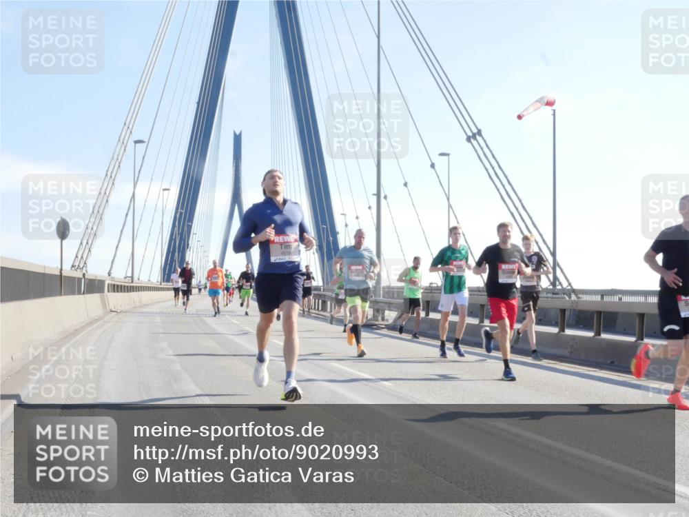 03.10.2025 - Köhlbrandbrückenlauf Matties Gatica Varas http://msf.ph/oto/9020993 03.10.2025 12:23:39 Position 1 4518 meine-sportfotos.de
