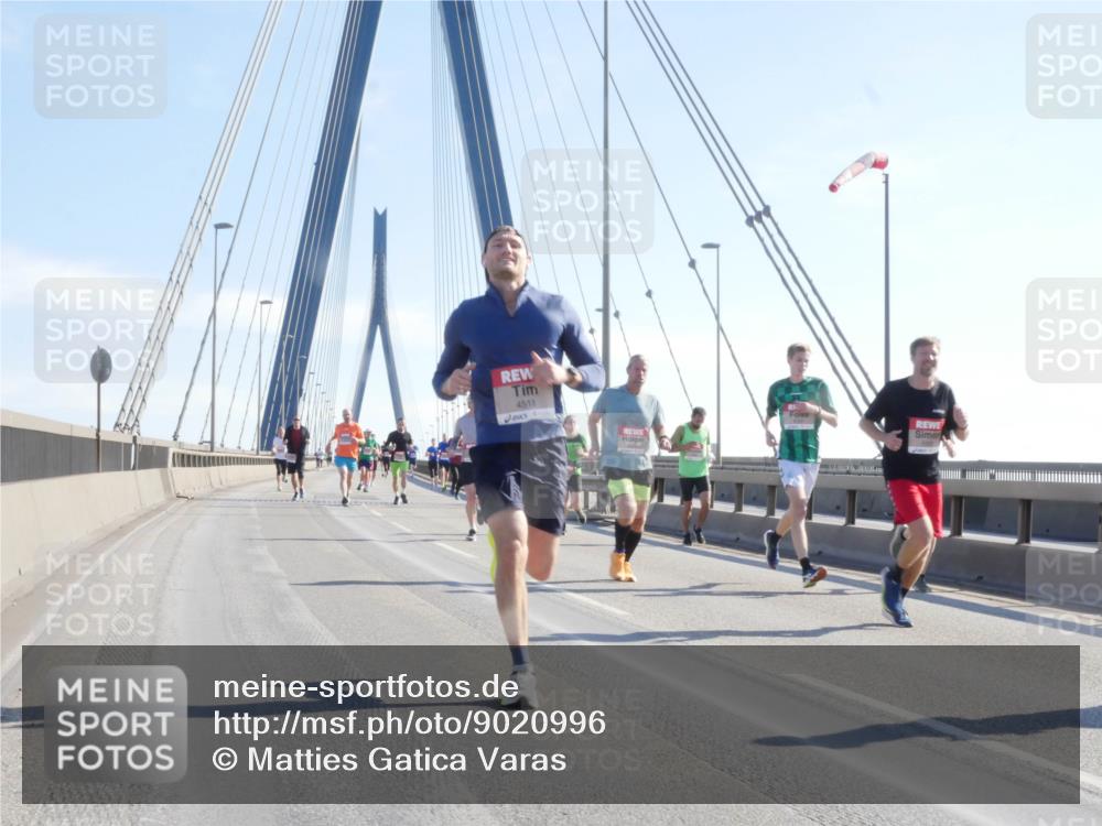 03.10.2025 - Köhlbrandbrückenlauf Matties Gatica Varas http://msf.ph/oto/9020996 03.10.2025 12:23:40 Position 1 4518 meine-sportfotos.de