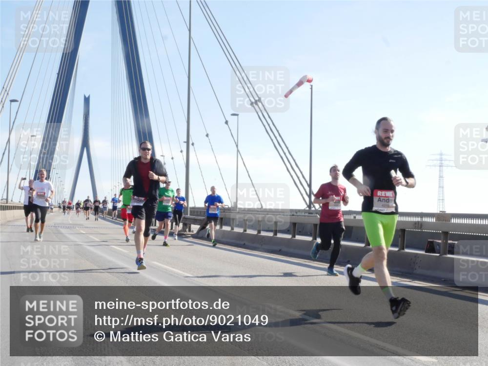 03.10.2025 - Köhlbrandbrückenlauf Matties Gatica Varas http://msf.ph/oto/9021049 03.10.2025 12:23:48 Position 1 4016 meine-sportfotos.de