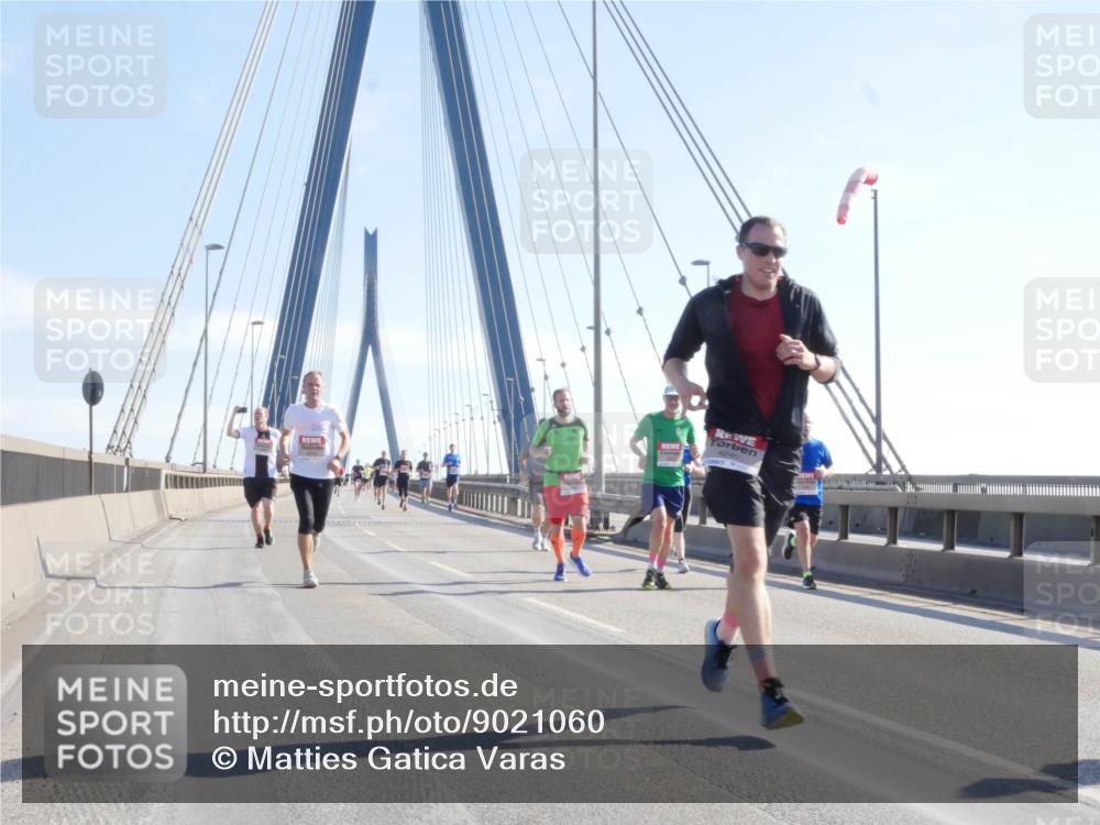 03.10.2025 - Köhlbrandbrückenlauf Matties Gatica Varas http://msf.ph/oto/9021060 03.10.2025 12:23:49 Position 1 4240 meine-sportfotos.de
