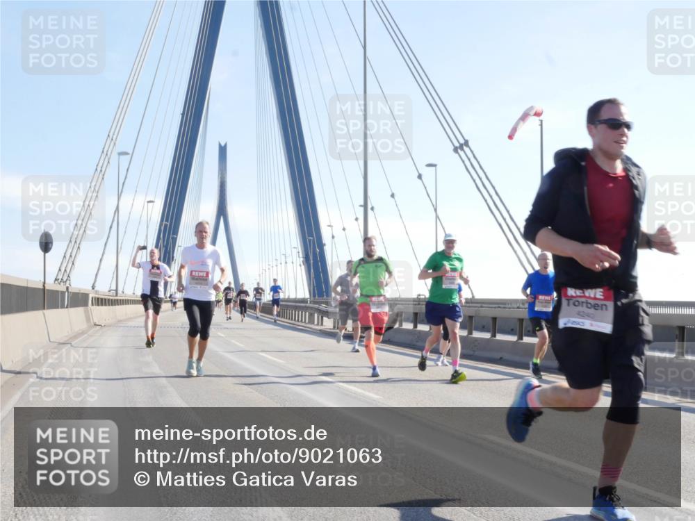 03.10.2025 - Köhlbrandbrückenlauf Matties Gatica Varas http://msf.ph/oto/9021063 03.10.2025 12:23:50 Position 1 4240 meine-sportfotos.de