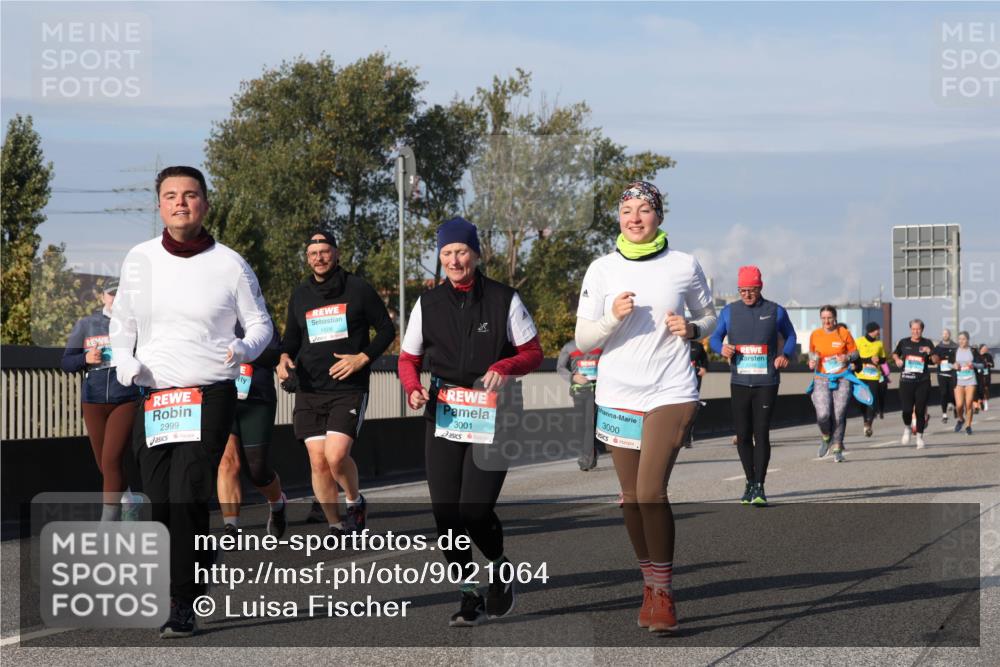 03.10.2025 - Köhlbrandbrückenlauf Luisa Fischer http://msf.ph/oto/9021064 03.10.2025 11:13:52 Position 3 2999, 1606, 3001, 3000, 2248 meine-sportfotos.de