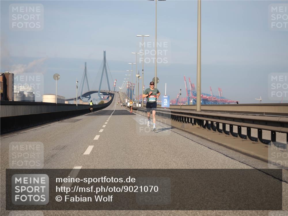 03.10.2025 - Köhlbrandbrückenlauf Fabian Wolf http://msf.ph/oto/9021070 03.10.2025 09:34:02 Position 3 3 meine-sportfotos.de