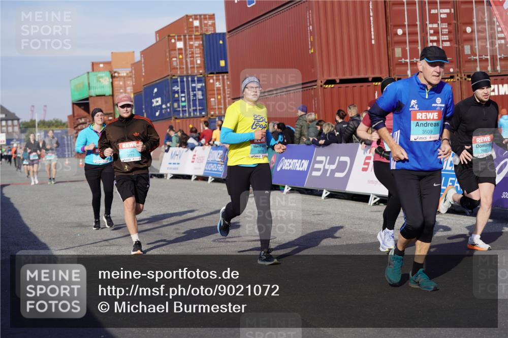 03.10.2025 - Köhlbrandbrückenlauf Michael Burmester http://msf.ph/oto/9021072 03.10.2025 10:22:04 Ziel 1669, 1951, 1984, 2071, 2304, 2314, 3279, 3509, 3777 meine-sportfotos.de