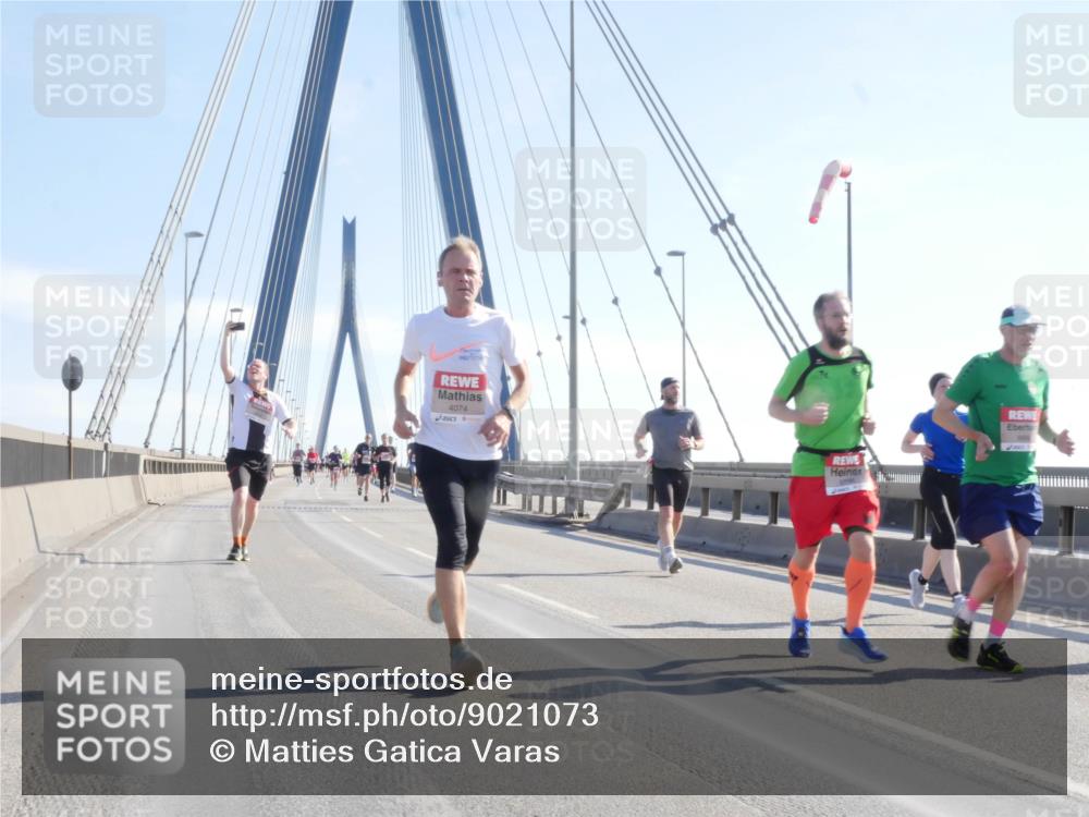 03.10.2025 - Köhlbrandbrückenlauf Matties Gatica Varas http://msf.ph/oto/9021073 03.10.2025 12:23:51 Position 1 4074 meine-sportfotos.de